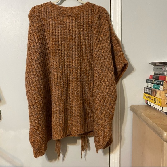 NWT {Anthropologie} Marled Chunky Knit Fringe Oversized Poncho Bronze - One Size - Picture 3 of 16